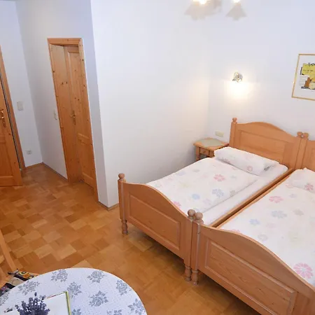 بيت للعطل Mit Wellnessbereich *